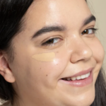 Uoga Uoga, Invisible Hero Liquid Mineral Concealer with Caffeine - 02 Light Warm - Image 3